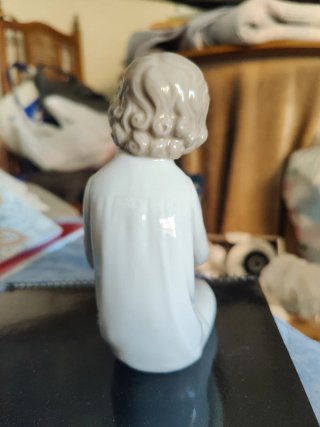 Figura Lladro Niña Leyendo