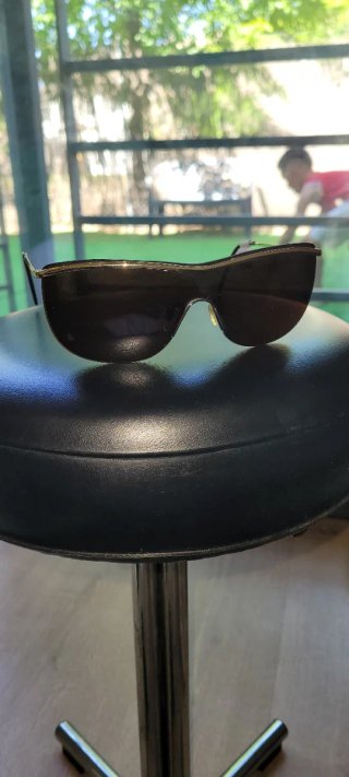 Gafas Police Negras y Doradas Italianas