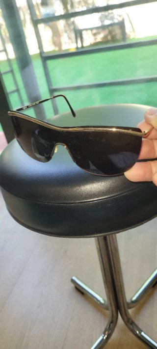 Gafas Police Negras y Doradas Italianas