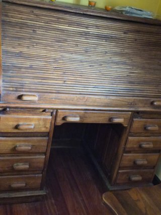 Buro de madera roble antiguo
