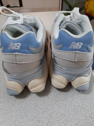 New Balance 9060 Tg 41 Beige/Blu
