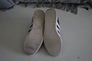 Adidas Gazelle Talla 40 Negro Blanco