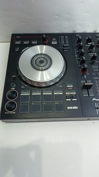 Controlador DJ Pioneer DDJ-SB3