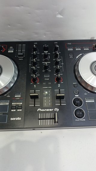 Controlador DJ Pioneer DDJ-SB3