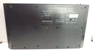 Controlador DJ Pioneer DDJ-SB3