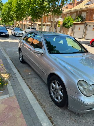 Mercedes-Benz Clase C 2006
