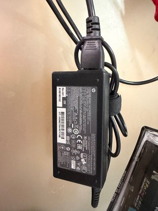 Cargador HP 65W