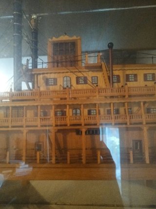 Maqueta Barco Mississippi y velero
