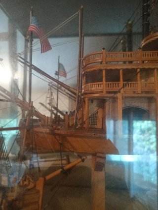 Maqueta Barco Mississippi y velero