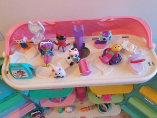 Casa de muñecas Gabby con accesorios