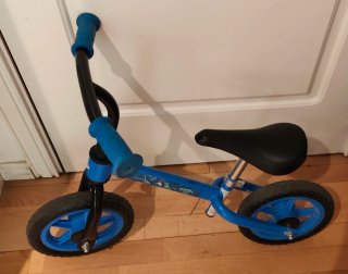 Lote 2 bicis sin pedales y patinete