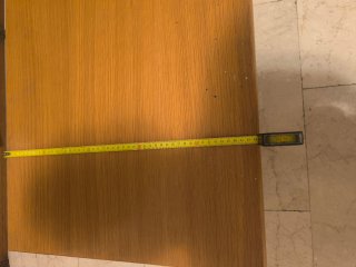 Tavolino in legno stile moderno