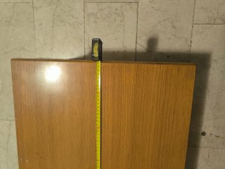 Tavolino in legno stile moderno