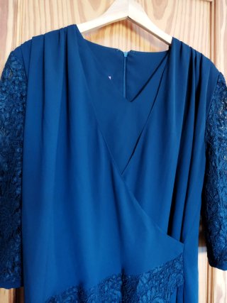 Blusa azul encaje