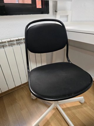Escritorio Jysk Blanco + Silla Orfjall Ikea
