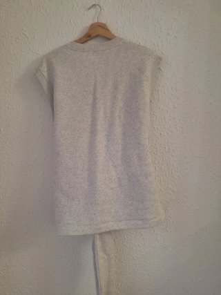 Sudadera sin mangas gris con lazada