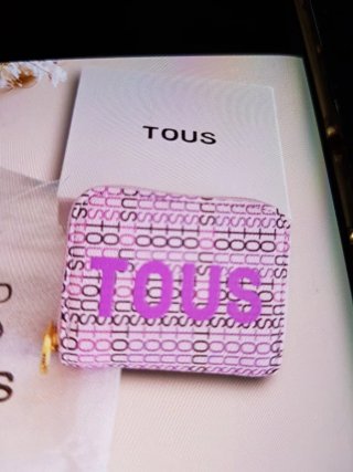 Monedero Rosa Nuevo con Caja y Funda