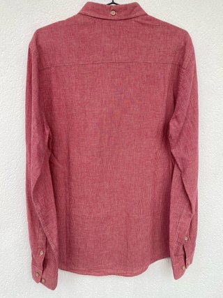 Camisa roja Reell modelo slim fit talla M