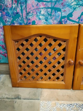 Puertas de madera con celosía