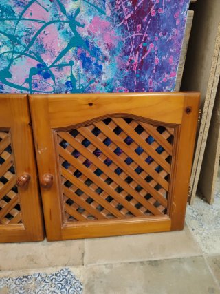 Puertas de madera con celosía