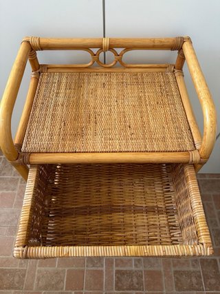 Cómoda de bambú y mimbre
