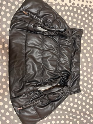 Chaleco acolchado efecto piel Zara