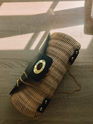 Bolso de mimbre y piel