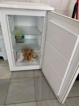 Congelador OK. blanco mediano