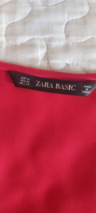 Blusa Zara Roja sin Mangas