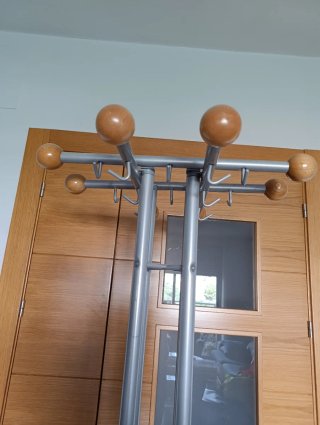 Perchero Metálico y Madera