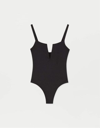 Bañador negro escote pico
