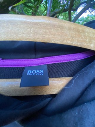 Felpa Hugo Boss Nera con Logo Viola