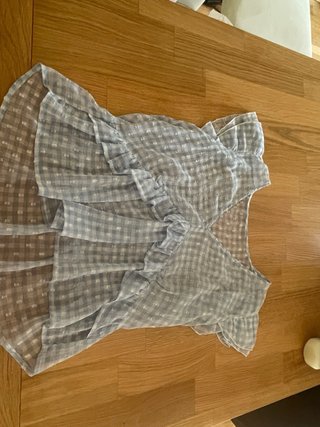Blusa cuadros azul con volantes