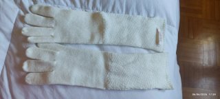 Guantes de lana blancos