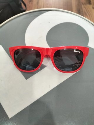 Gafas de sol rojas