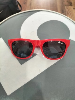 Gafas de sol rojas
