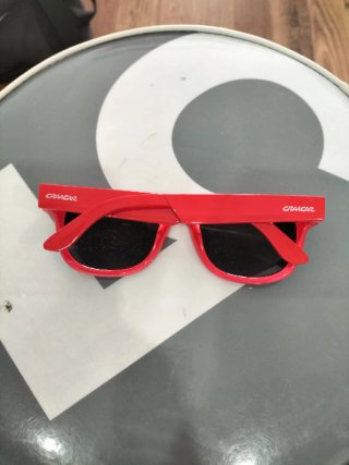 Gafas de sol rojas
