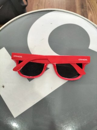 Gafas de sol rojas