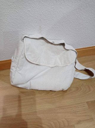 Sombrilla ,bolso y colchoneta .