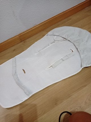 Sombrilla ,bolso y colchoneta .