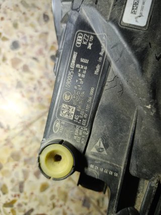 Faro derecho Audi Q3