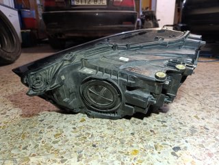 Faro derecho Audi Q3