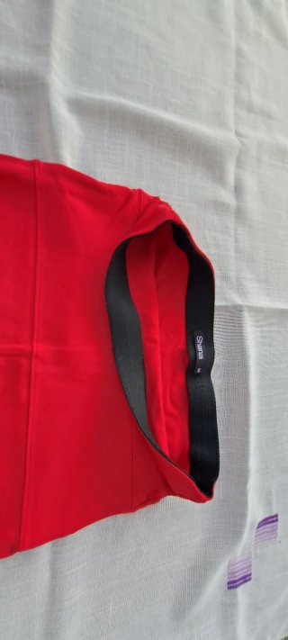 Falda ajustada Shana Roja Talla M. Ropa chica elas
