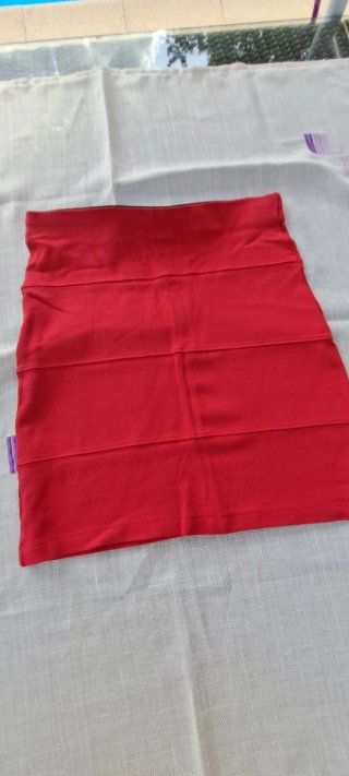Falda ajustada Shana Roja Talla M. Ropa chica elas