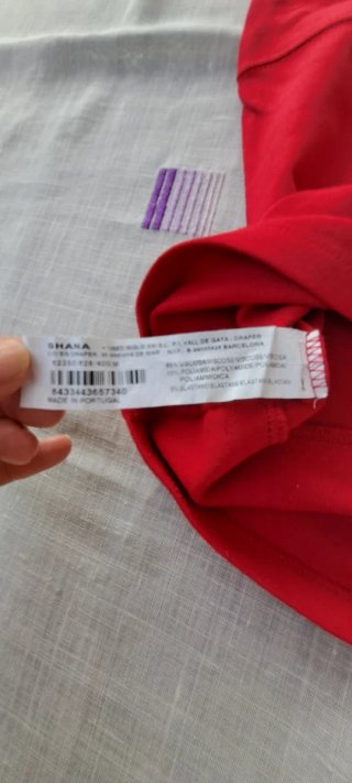 Falda ajustada Shana Roja Talla M. Ropa chica elas