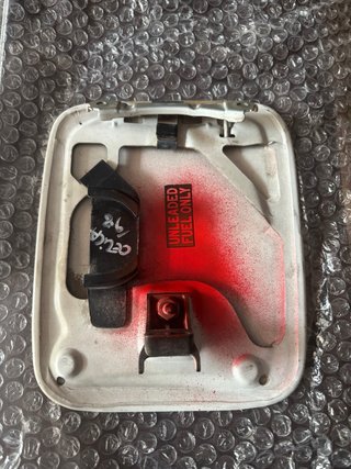 Tapa Exterior Combustible Toyota Celica T20 6 gen.