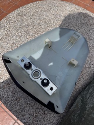 Tapa colín y asiento trasero ZX10R 2010