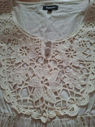 Vestido Blanco Bordado Azul