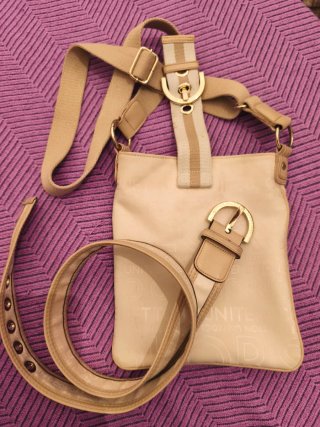 Bolso y cinturón United Colors of Benetton
