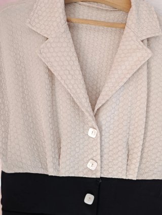 Mono corto beige y negro